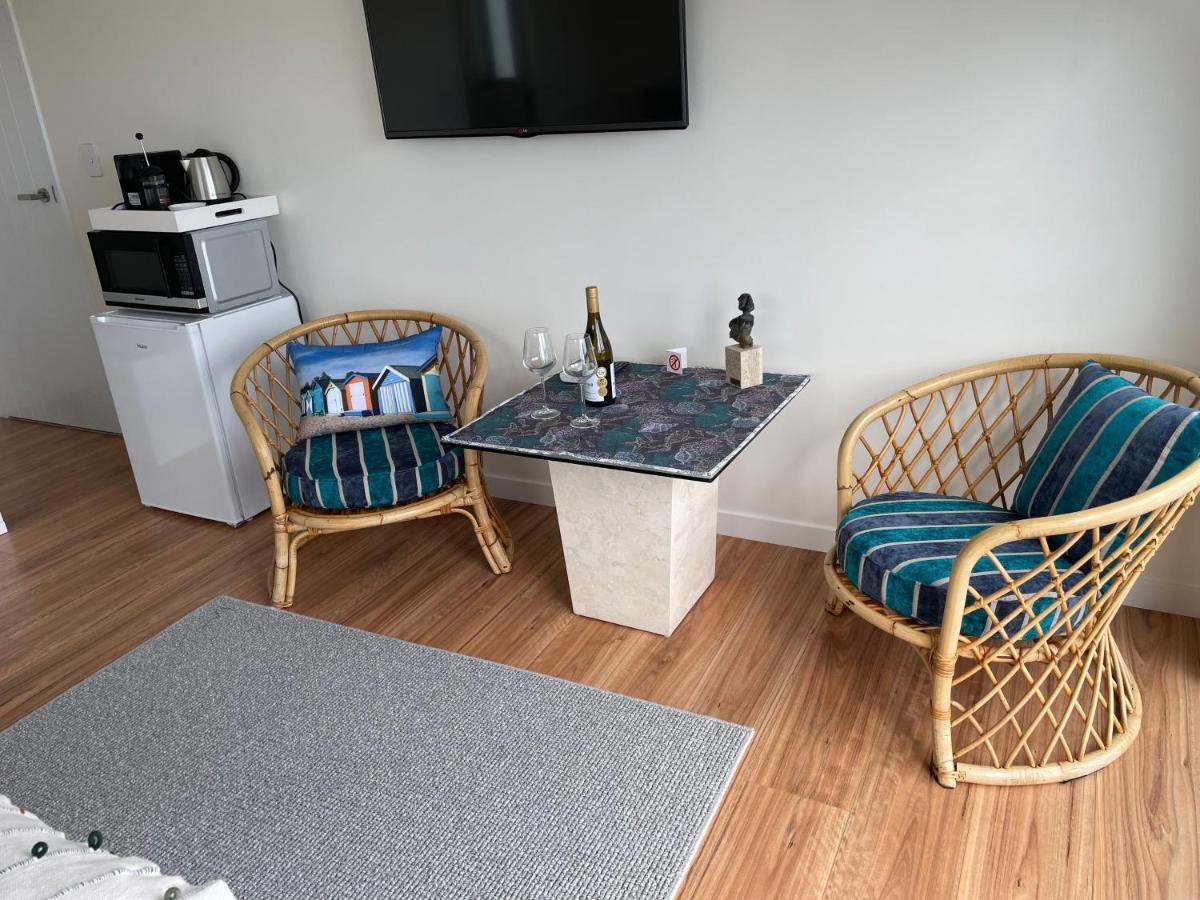 Atahu Bed & Breakfast Porirua Eksteriør bilde